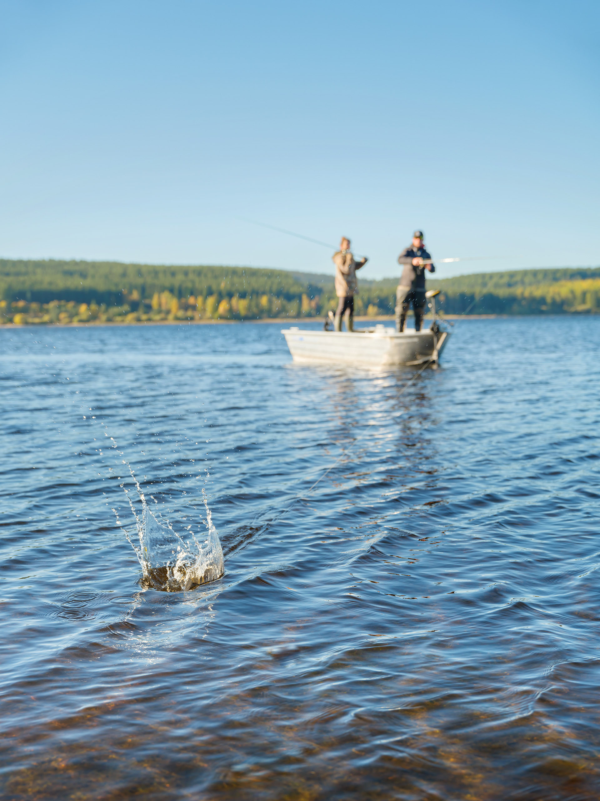 Pêche en bateau sur le Lac de Charpal