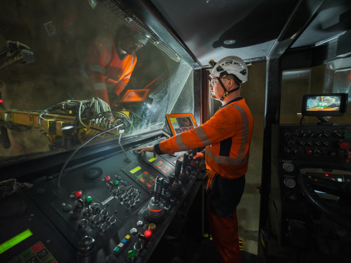 Jumbo de foration robodrill